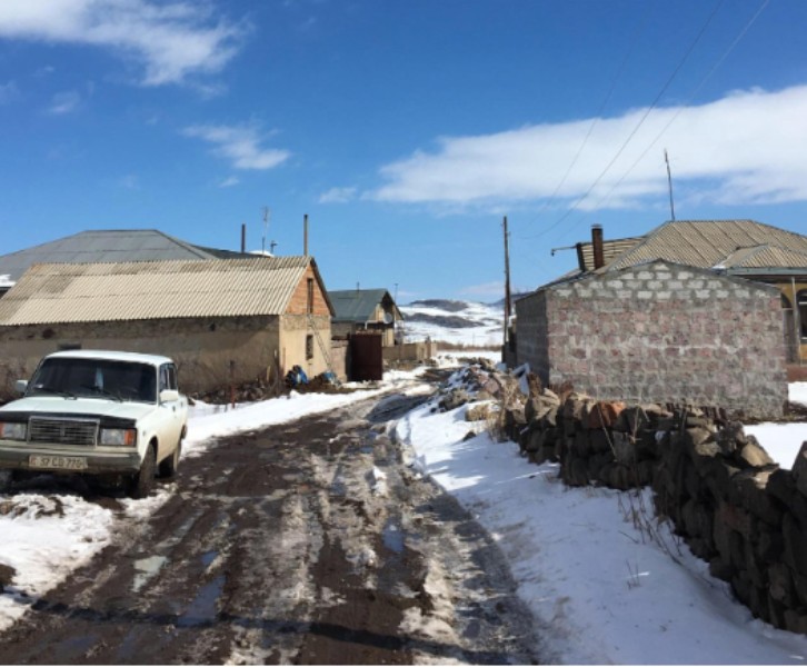 Agnès Ohanian : 'Celles et ceux qui restent. Familles au cœur des migrations saisonnières des Arméniens vers la Russie.'