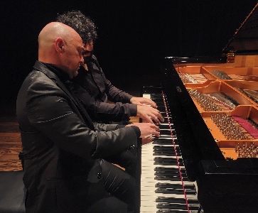 Concert du duo OANA, avec les pianistes Cyril Phélix et Artavazd