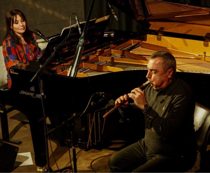 Nara Noïan & Vardan Hovanissian 'Oriental Espress'